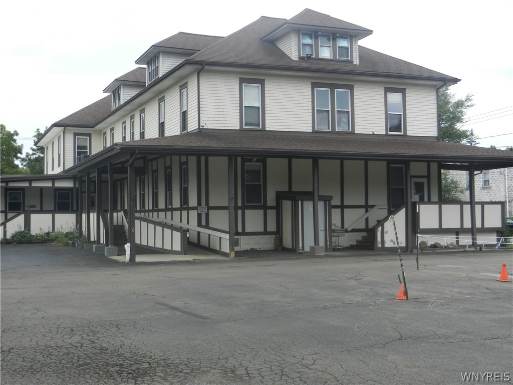 photo 2 : 8328 Erie Road, Evans NY 14006