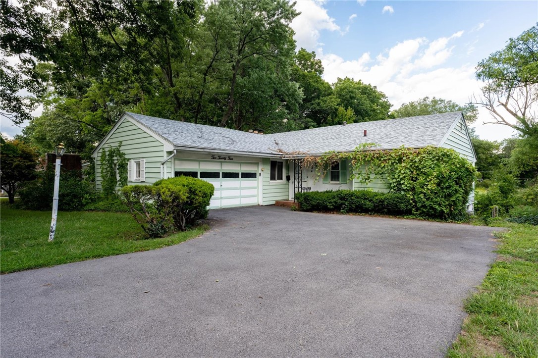 photo 0: 224 Brookview Dr, Irondequoit NY 14617