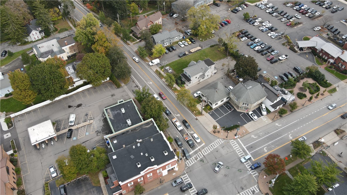 photo 4 : 8 North Main Street, Pittsford NY 14534