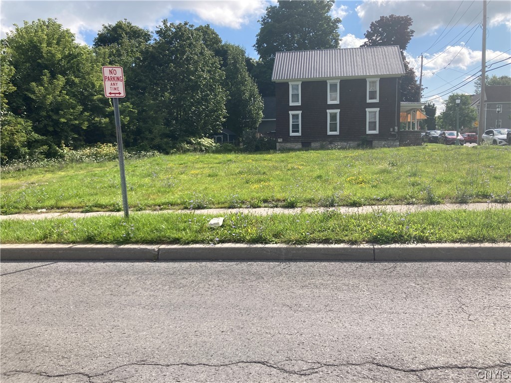 photo Z36-VRs25bZ-qo7HDTp8pI1adL-L3t9SfZLedJ4: 201 Academy Street, Watertown City NY 13601