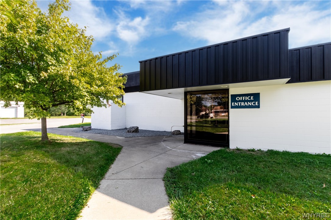 photo 3 : 1885 Harlem Road, Cheektowaga NY 14212