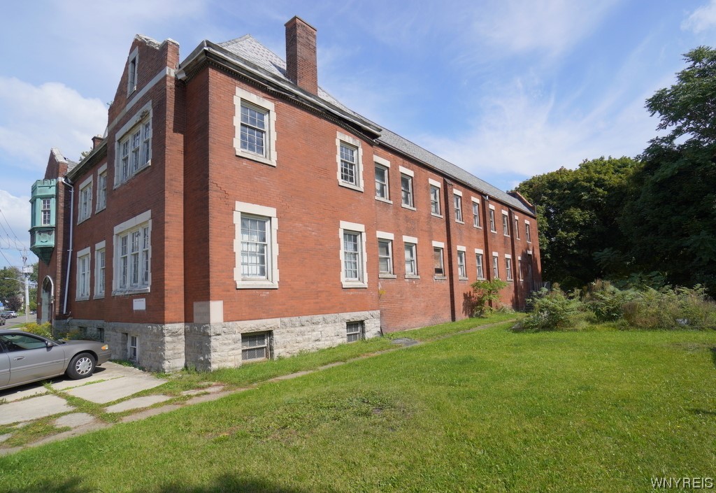 photo 2 : 1013 Ellicott Street, Buffalo NY 14209
