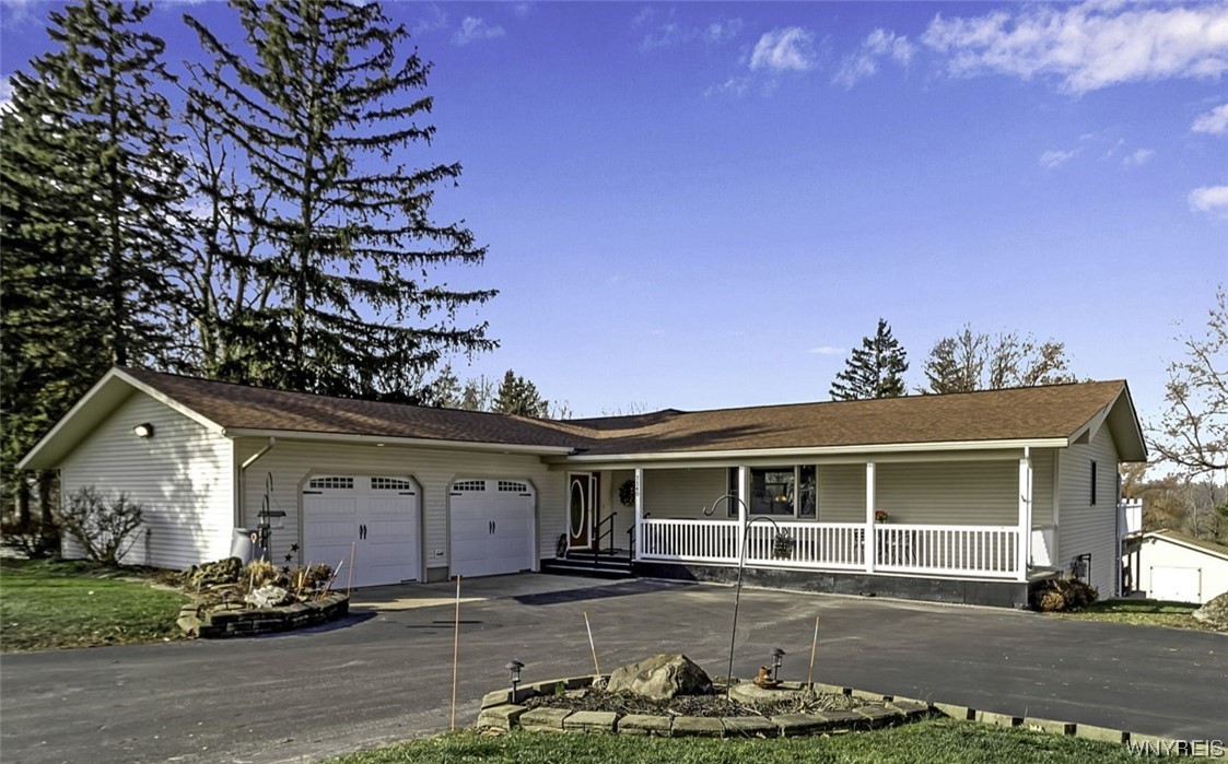 photo 0: 7140 Bear Ridge Road, Pendleton NY 14120