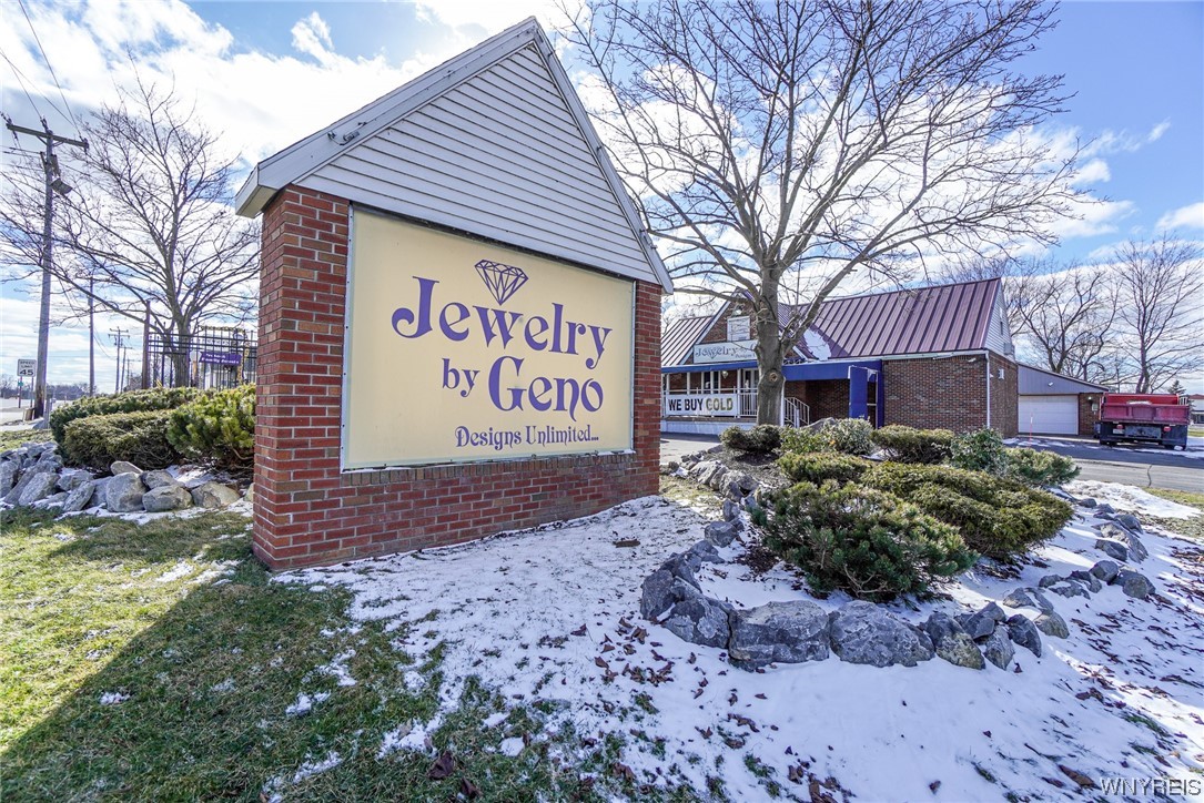 photo 3 : 4734 Transit Road, Cheektowaga NY 14043