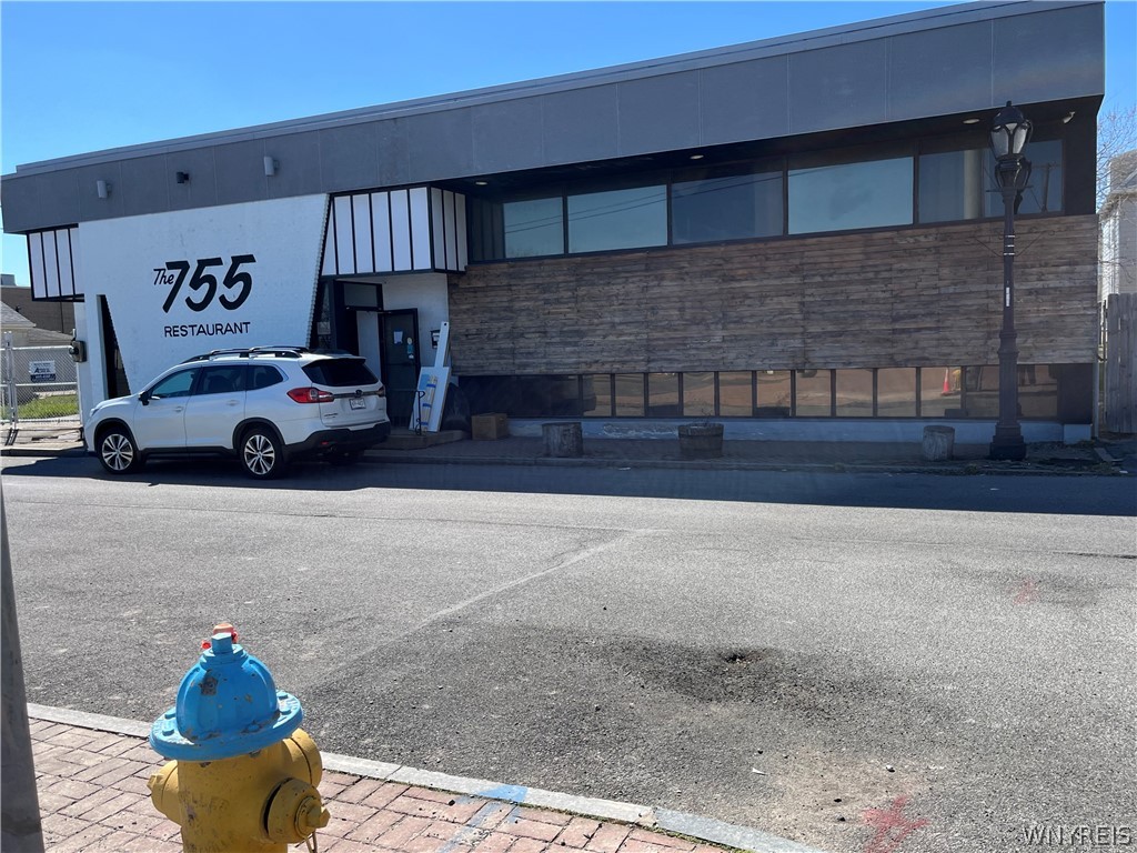 photo undefined: 755 17th St / W. Market Street, Niagara Falls NY 14301
