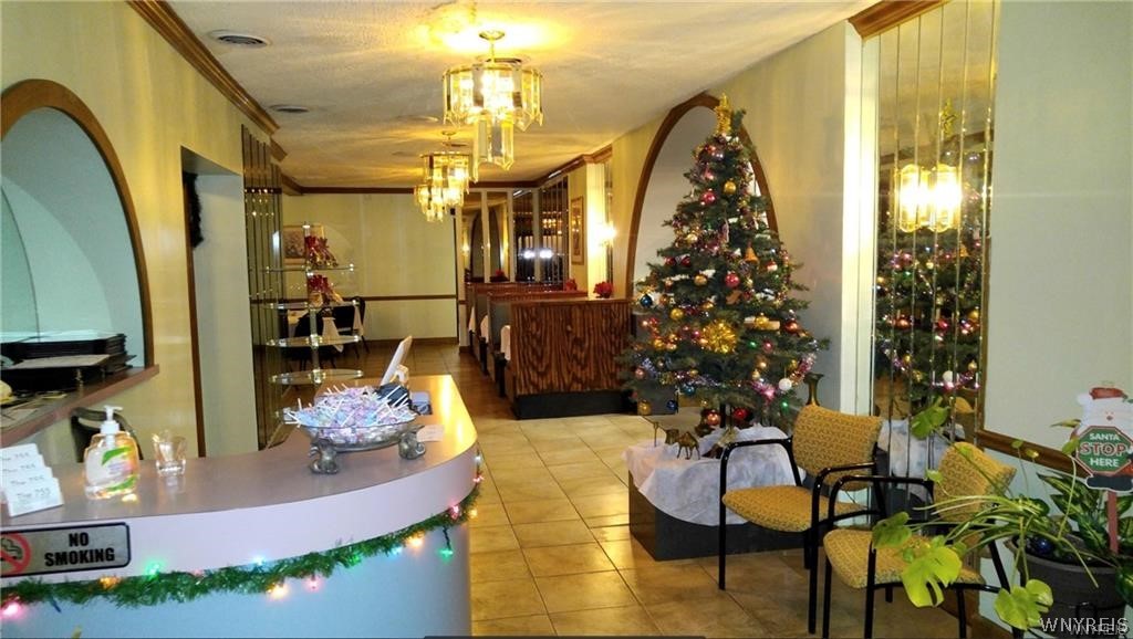 photo 2 : 755 17th St / W. Market Street, Niagara Falls NY 14301