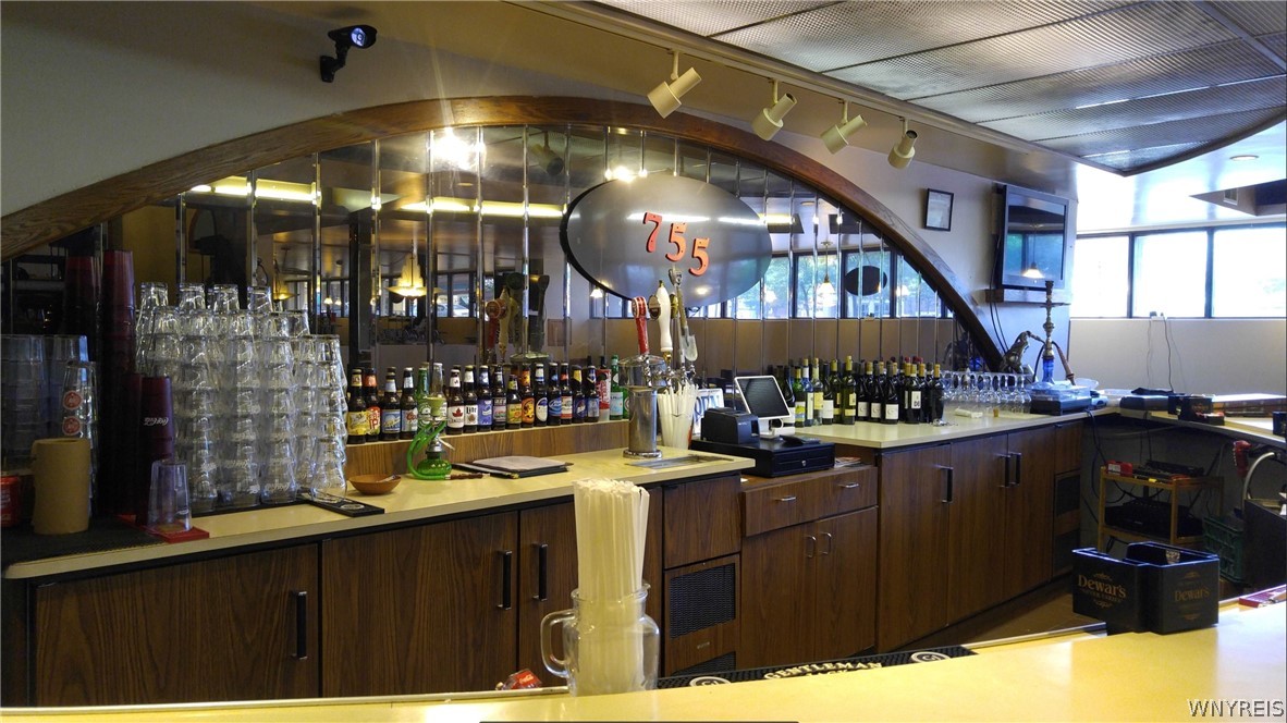 photo 4 : 755 17th St / W. Market Street, Niagara Falls NY 14301