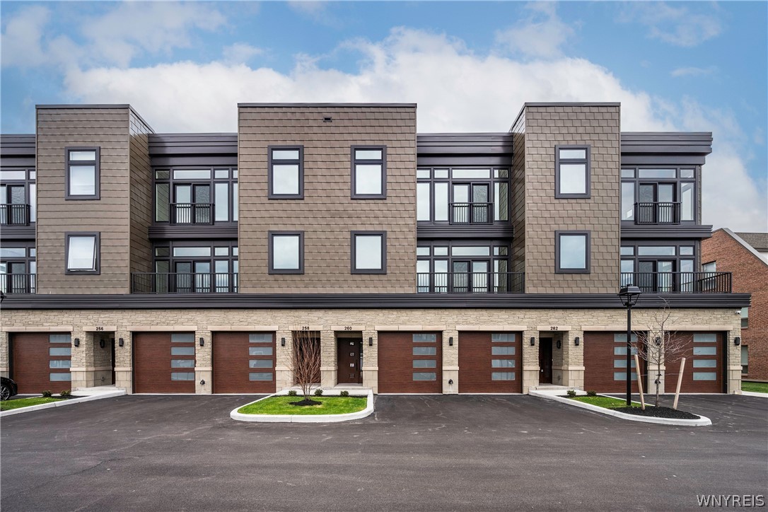 photo -blaY: 260 Lakefront Boulevard, Buffalo NY 14202