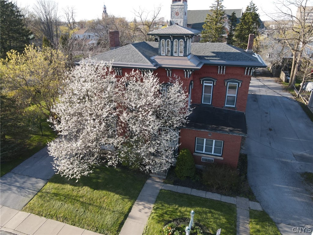 photo Al4MDr7Bbagqi: 172 Clinton Street, Watertown City NY 13601