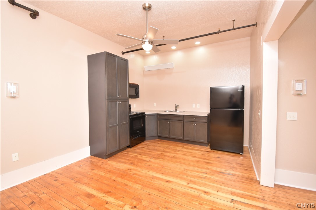 photo 2 : 170 Court Street 3, Watertown City NY 13601