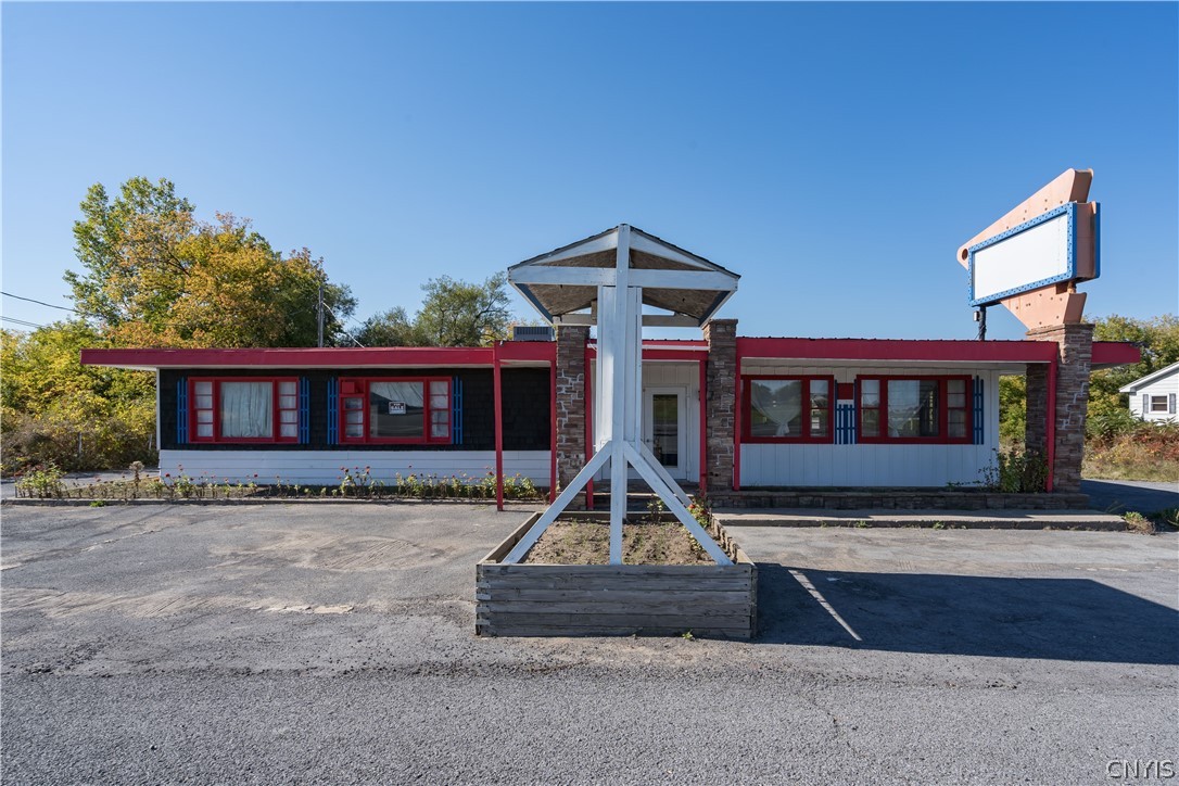 photo iDys-PnJpvbetiZA: 22265 US Route 11, Pamelia NY 13601