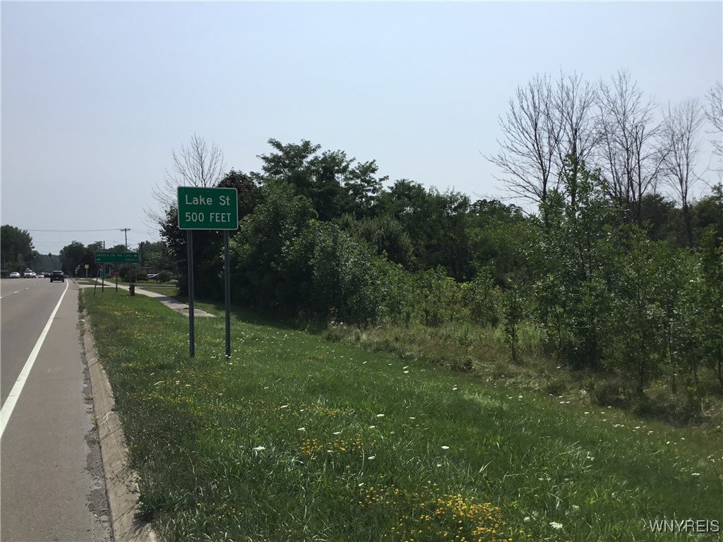 photo 3 : 8996 Erie Road, Evans NY 14006