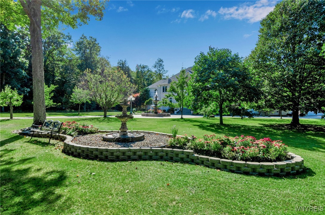 photo 3 : 7 Woodcrest Drive, Aurora NY 14127