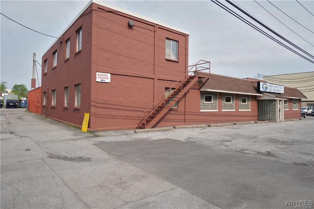 photo 3 : 24 Anderson Road, Cheektowaga NY 14225