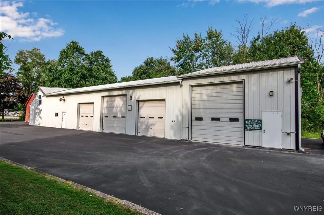photo 0: 3165 Niagara Falls Blvd Boulevard North, Wheatfield NY 14120