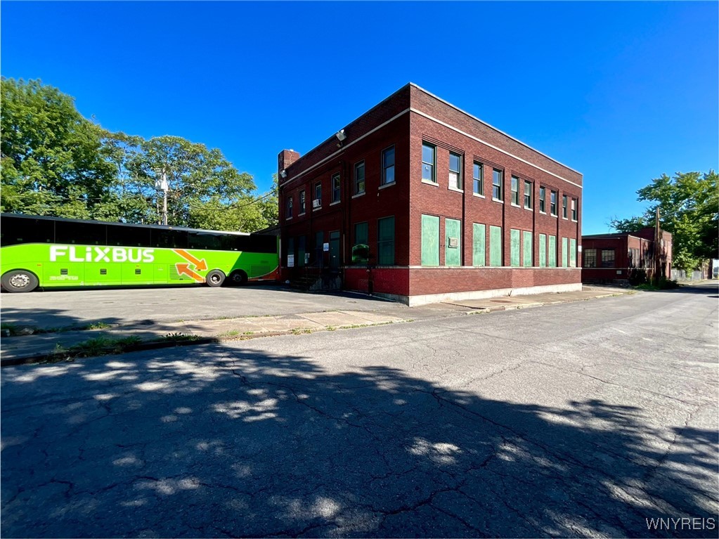 photo 2 : 561 8th Street, Niagara Falls NY 14301