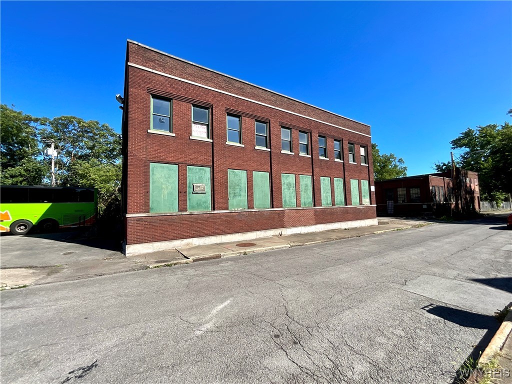 photo 3 : 561 8th Street, Niagara Falls NY 14301