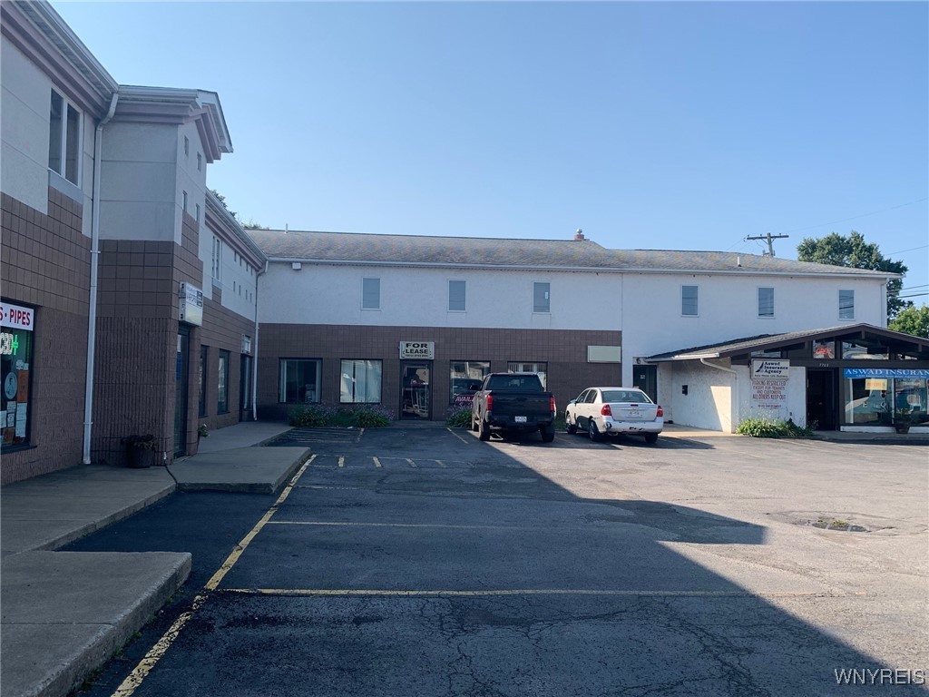 photo 3 : 7703 Niagara Falls Boulevard, Niagara Falls NY 14304