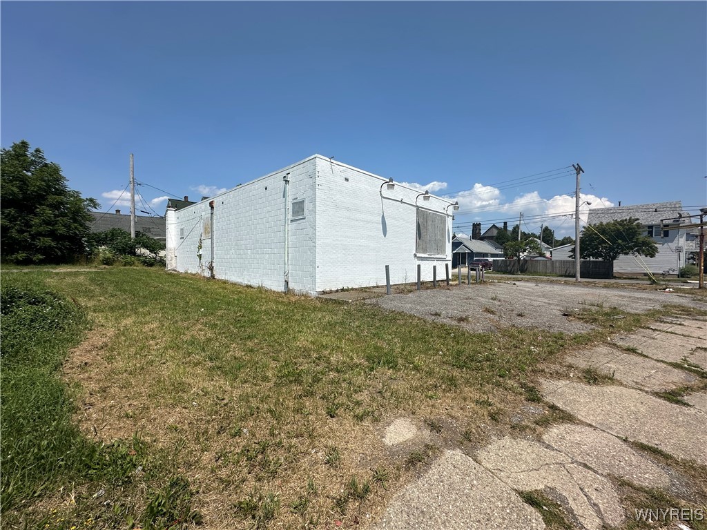 photo 3Rhz0z7SsFPZgPZ5cNC9KZf8: 624 Clinton Street, Buffalo NY 14210