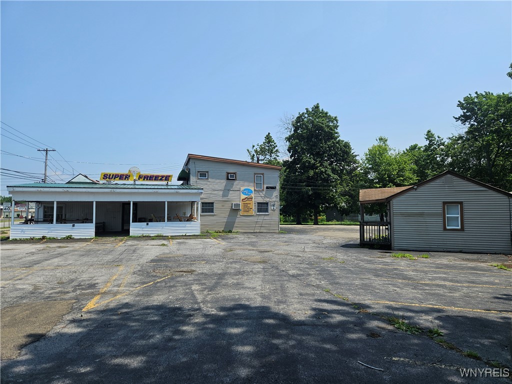 photo 2 : 6865 Erie Road, Evans NY 14047