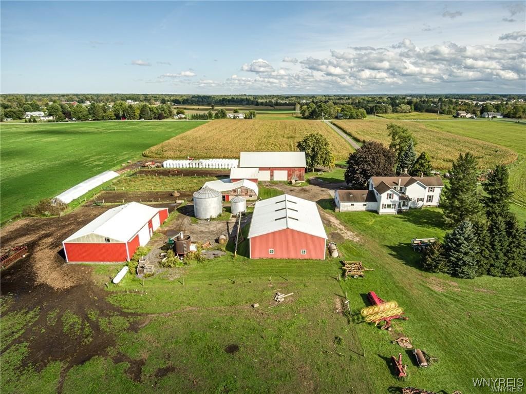 photo 2 : 6990 Heise Road, Clarence NY 14032