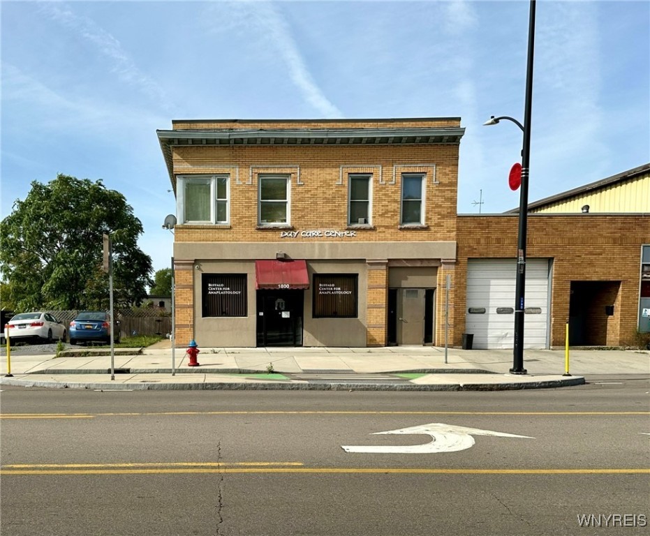 photo rW9MyLoqm3SgocuVKWveC2R4MXN6o: 1792 Niagara Street, Buffalo NY 14207