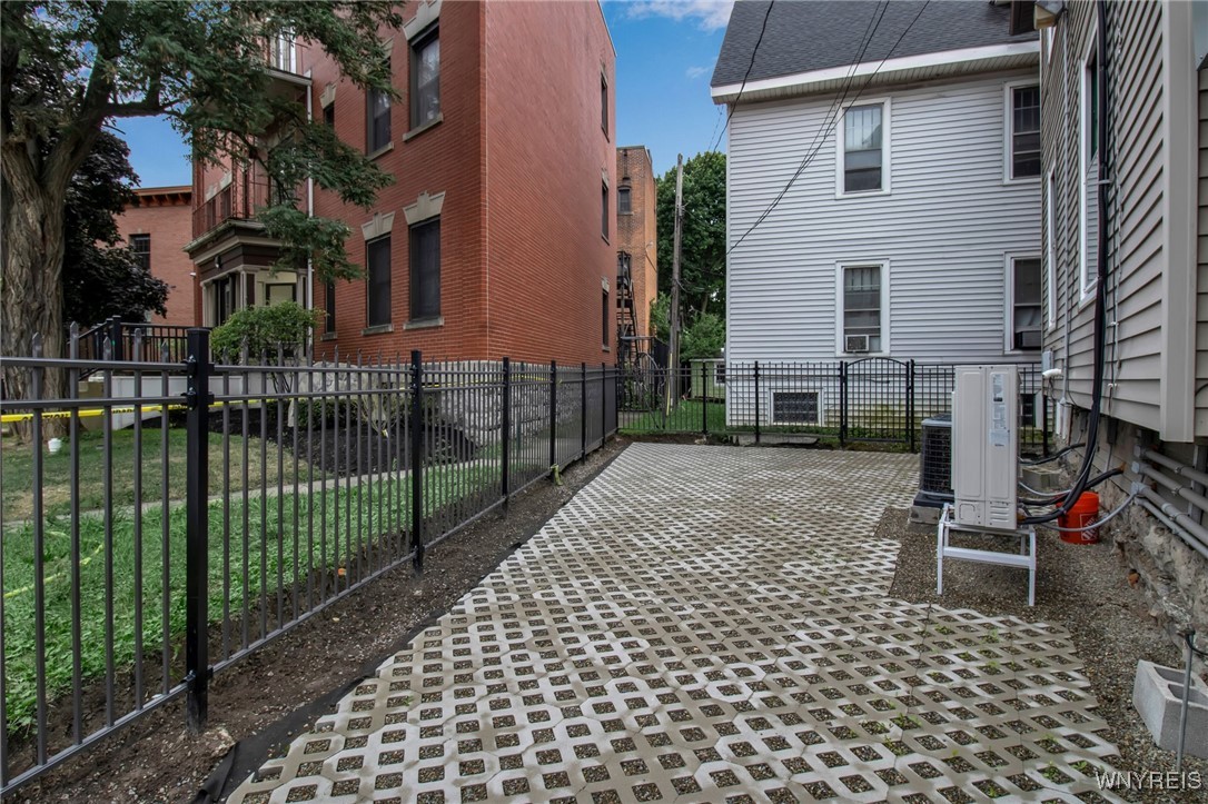 photo 3 : 2073 Main Street, Buffalo NY 14208