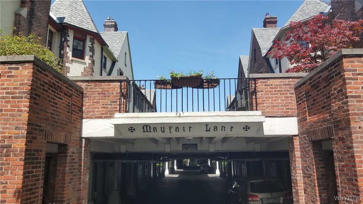 photo e063-DnqVDTVx5MmY: 9 Mayfair Ln, Buffalo NY 14201