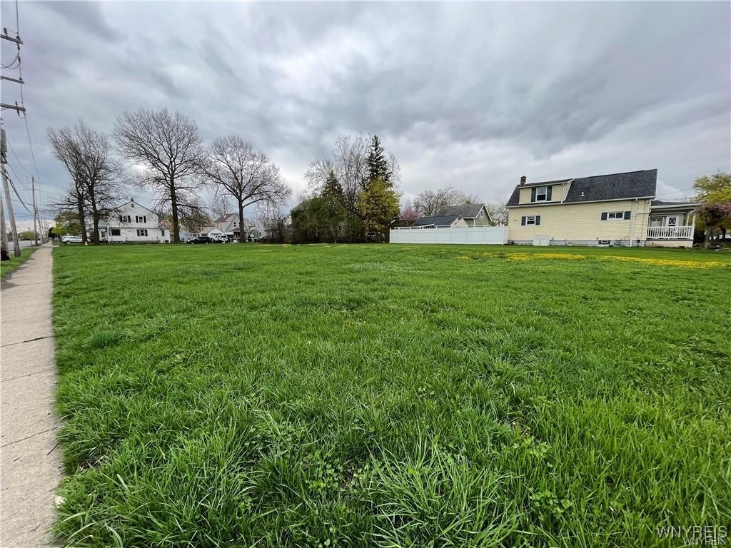 photo 3 : 3303 Pine Avenue, Niagara Falls NY 14301