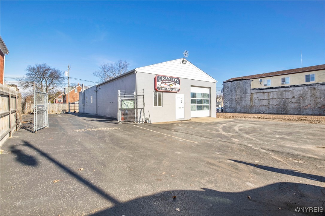photo 2 : 2514 Pine Avenue, Niagara Falls NY 14301