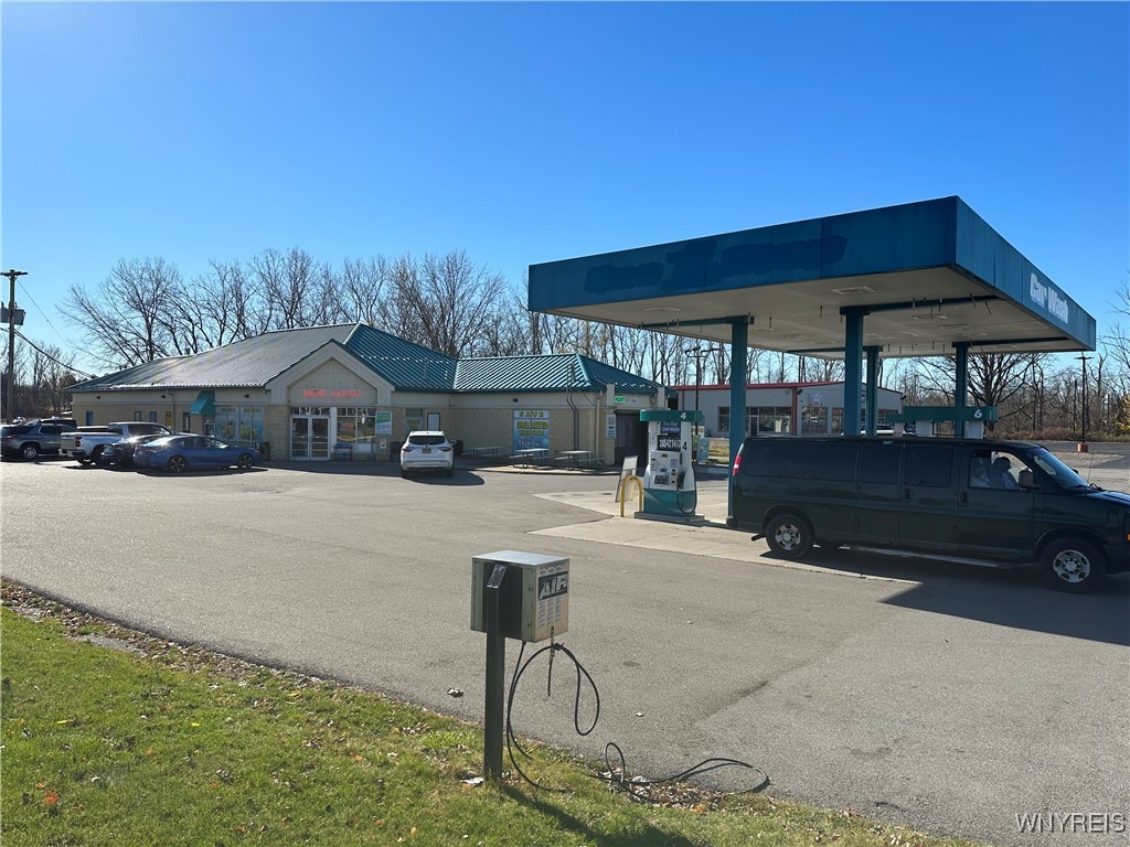 photo c13hko: 4535 Broadway, Cheektowaga NY 14043