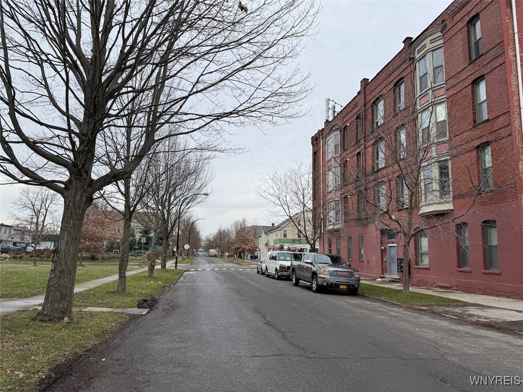 photo amfRCyE-eWKh427YAAsfMIotR0-RI6s0MGCU5s: 192 15th Street, Buffalo NY 14213