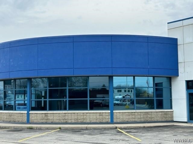 photo 4WAbl2K: 1212 Abbott Road, Lackawanna NY 14218