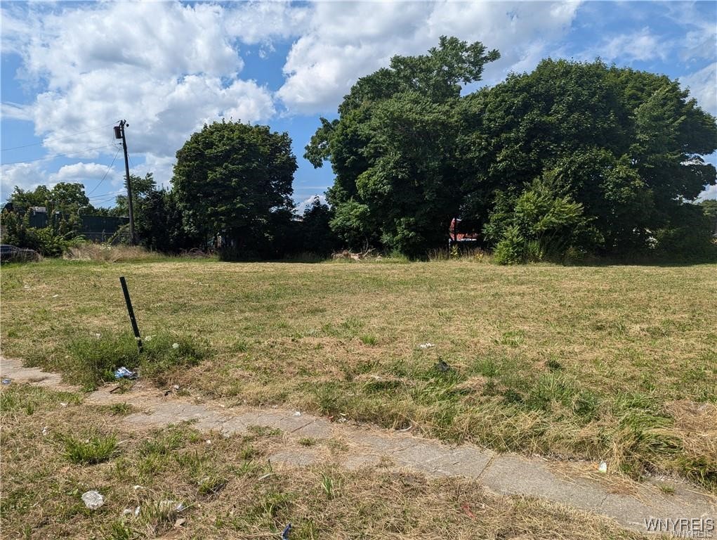 photo Cur0mfuf9pE: 370 Northampton Street, Buffalo NY 14208
