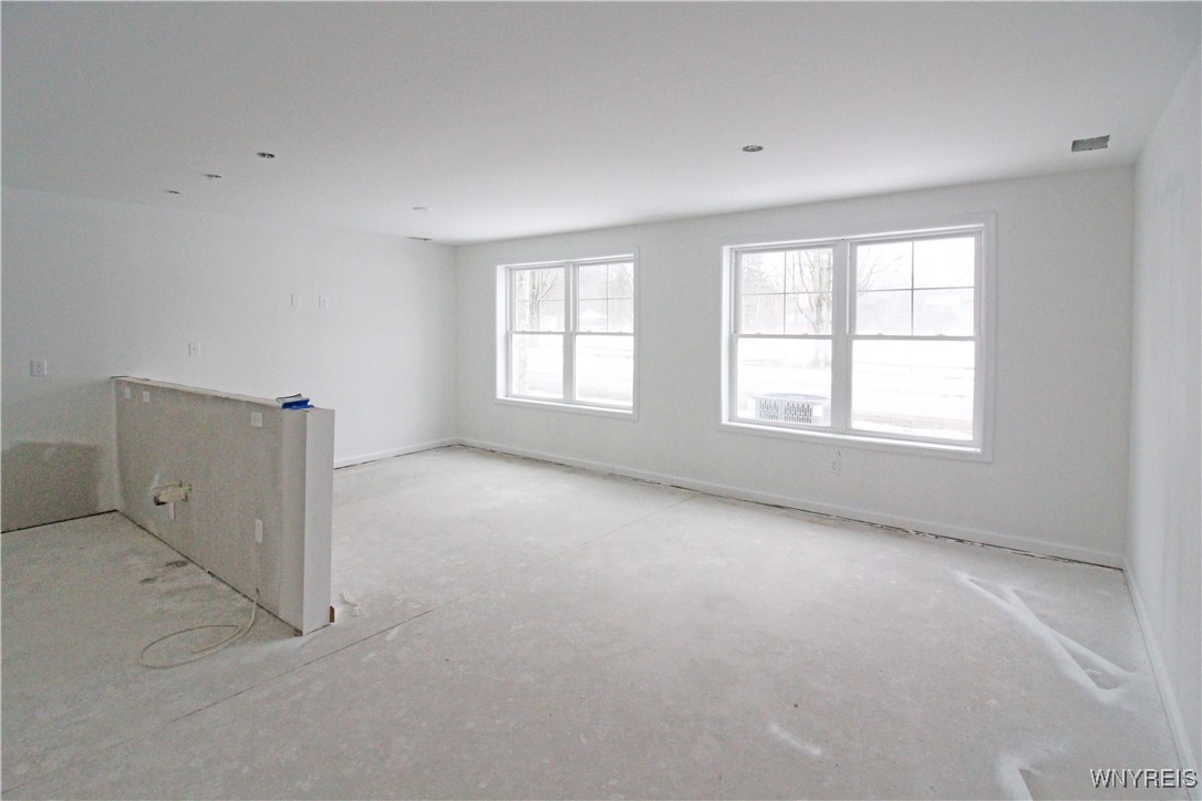 photo hDIVQqWggk2lDfYfh: 8983 Iroquois Street, Evans NY 14006
