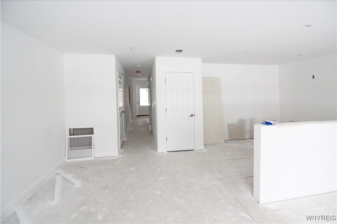 photo 4 : 8983 Iroquois Street, Evans NY 14006