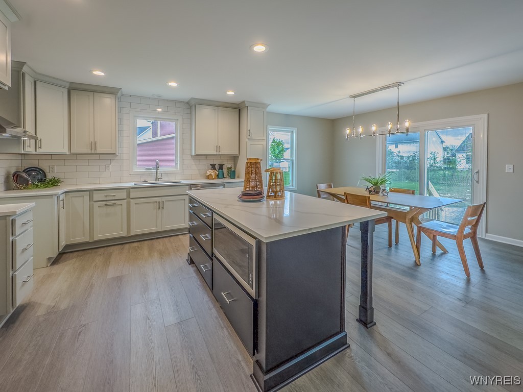 photo 2 : 47 Greenspring Court, West Seneca NY 14224