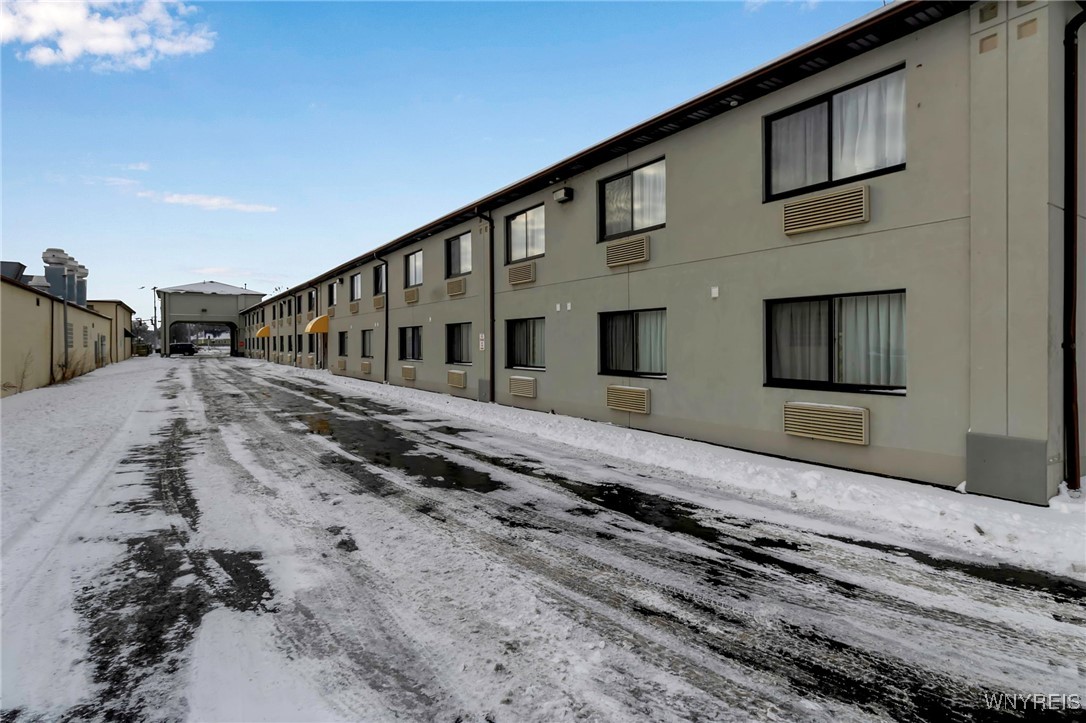 photo 4 : 7680 Niagara Falls Boulevard, Niagara Falls NY 14304