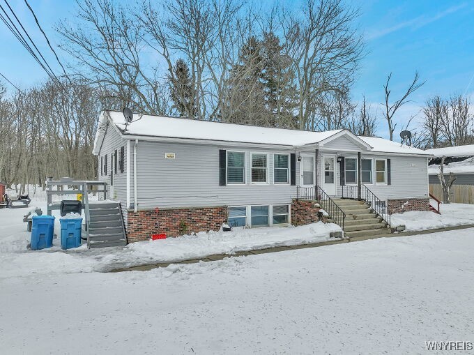photo 3 : 7037 & 7041 Derby Road, Evans NY 14047