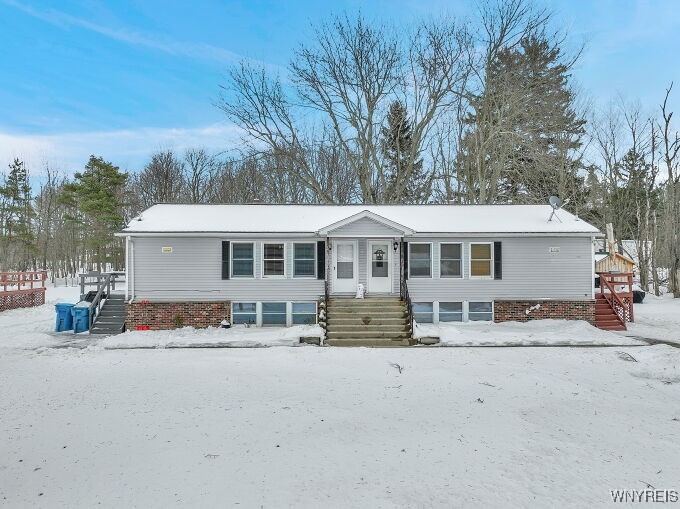 photo 4 : 7037 & 7041 Derby Road, Evans NY 14047