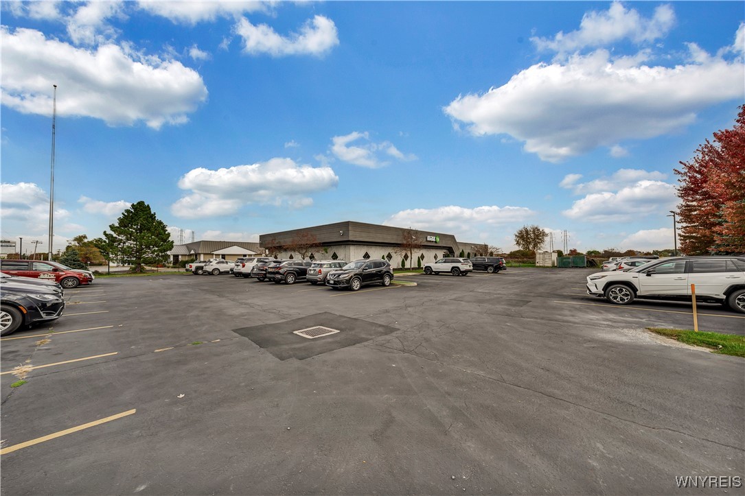 photo LE5wLt0Ed4Poc: 6951 Williams Road, Wheatfield NY 14304