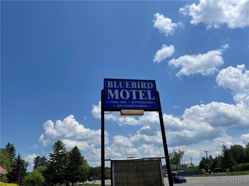 photo nG51HBreBOMwl4: 1650 & 1630 Southwestern Boulevard, West Seneca NY 14224