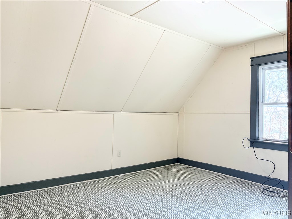 photo 4gyW1kSDfLdOVDN6mW6ZoHLvsevVnmj5-Bs: 2231 Cudaback Avenue, Niagara Falls NY 14303