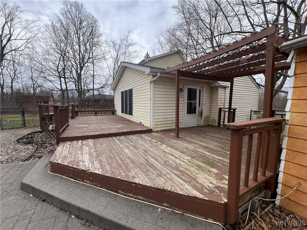 photo 2 : 8610 Goodrich Road, Clarence NY 14032