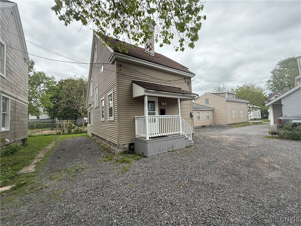 photo 2 : 1 Academy Place, Watertown City NY 13601