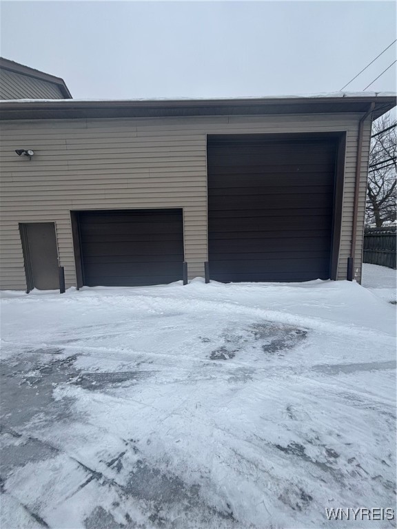 photo 4cRZPB1KDvTQ: 2320 George Urban Boulevard, Cheektowaga NY 14043