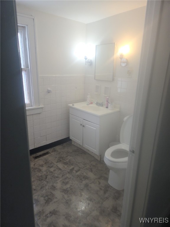 photo 4 : 75 Schaefer Road, West Seneca NY 14218