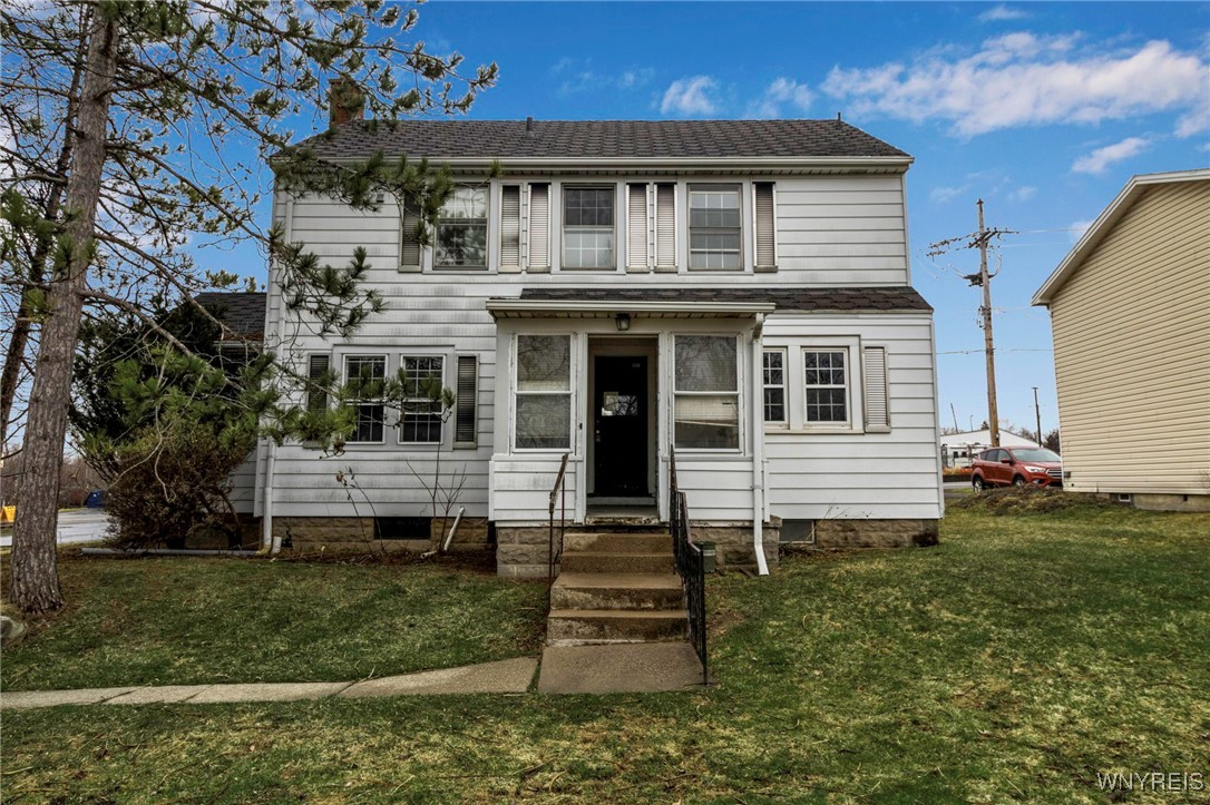 photo LcGV5G4qp6-9lmS2On-hA: 1475 Orchard Park Road, West Seneca NY 14224