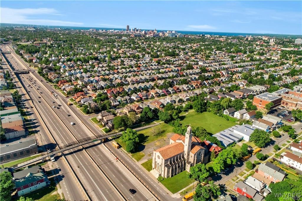 photo 2 : 575 Humboldt Parkway, Buffalo NY 14208