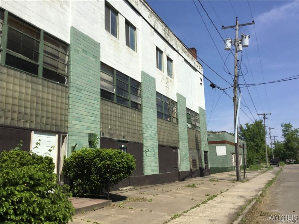 photo 2 : 826 Pine Avenue, Niagara Falls NY 14301